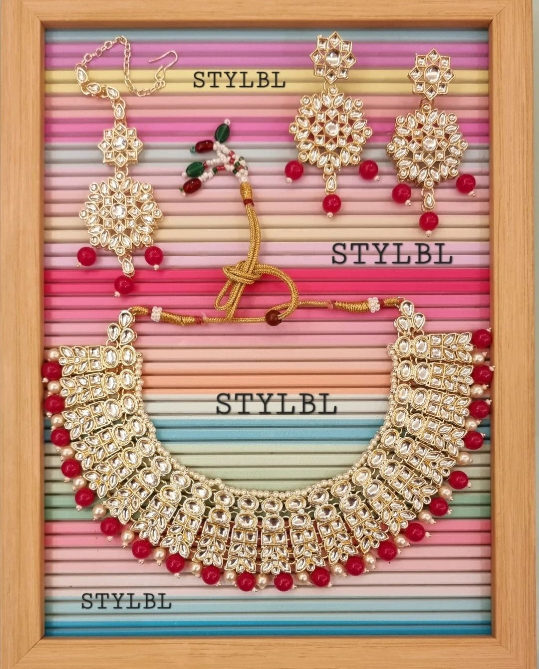 Kundan Beaded Jewelry Set.