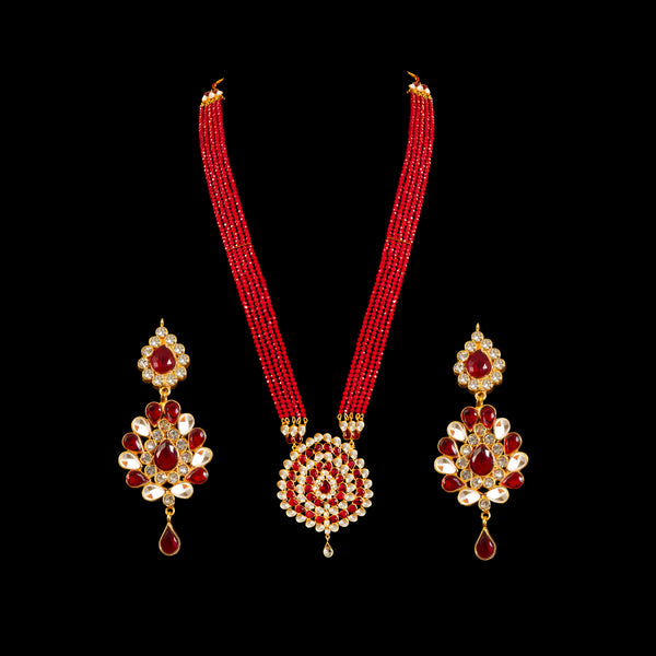 Maharaani kundan polki haar with earrings.