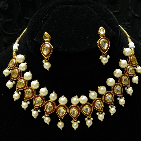 Vilandi Kundan round and pan shape with hanging pearls necklace set