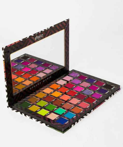 BPERFECT

BPERFECT X STACEY MARIE CARNIVAL III LOVE TAHITI PALETTE