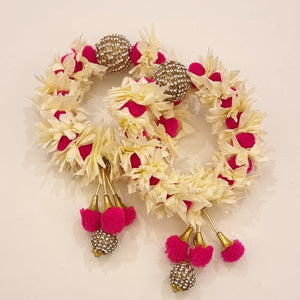 Hand Pink Artificial flower Gajra.