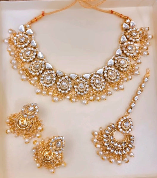 Mahi Kundan Polki Choker Jewelry Set.